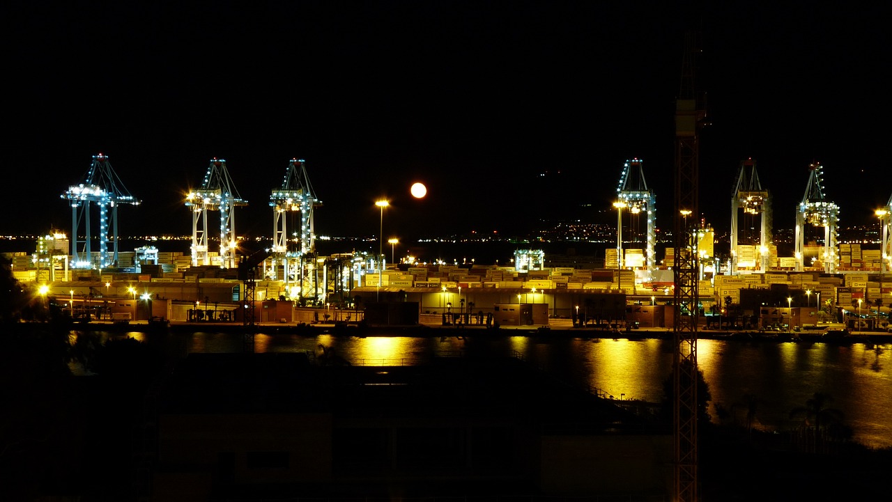 Nights photo of the container terminal in the Port of Algeciras