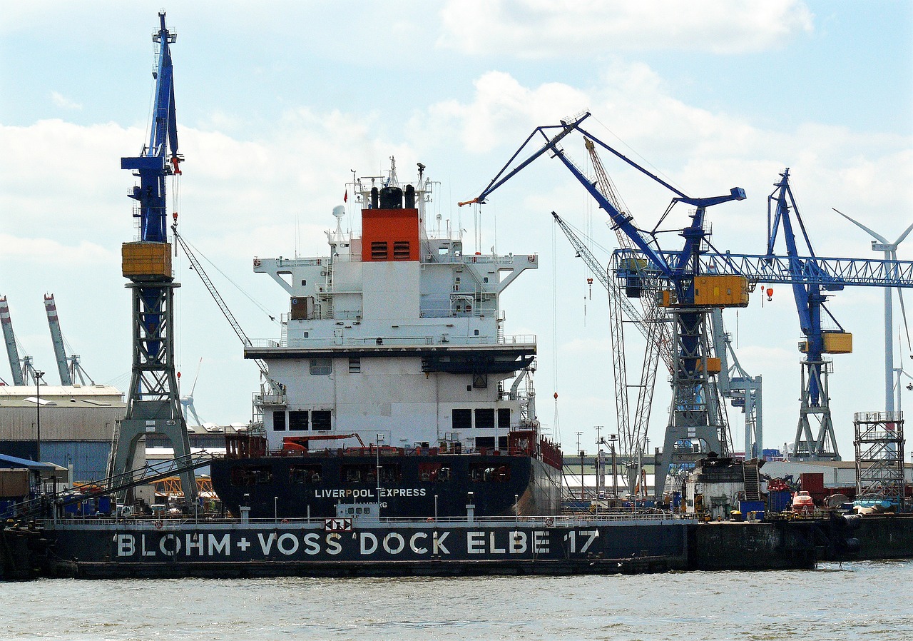 Photo of the Dock Elbe 17 in the port of Hamburg